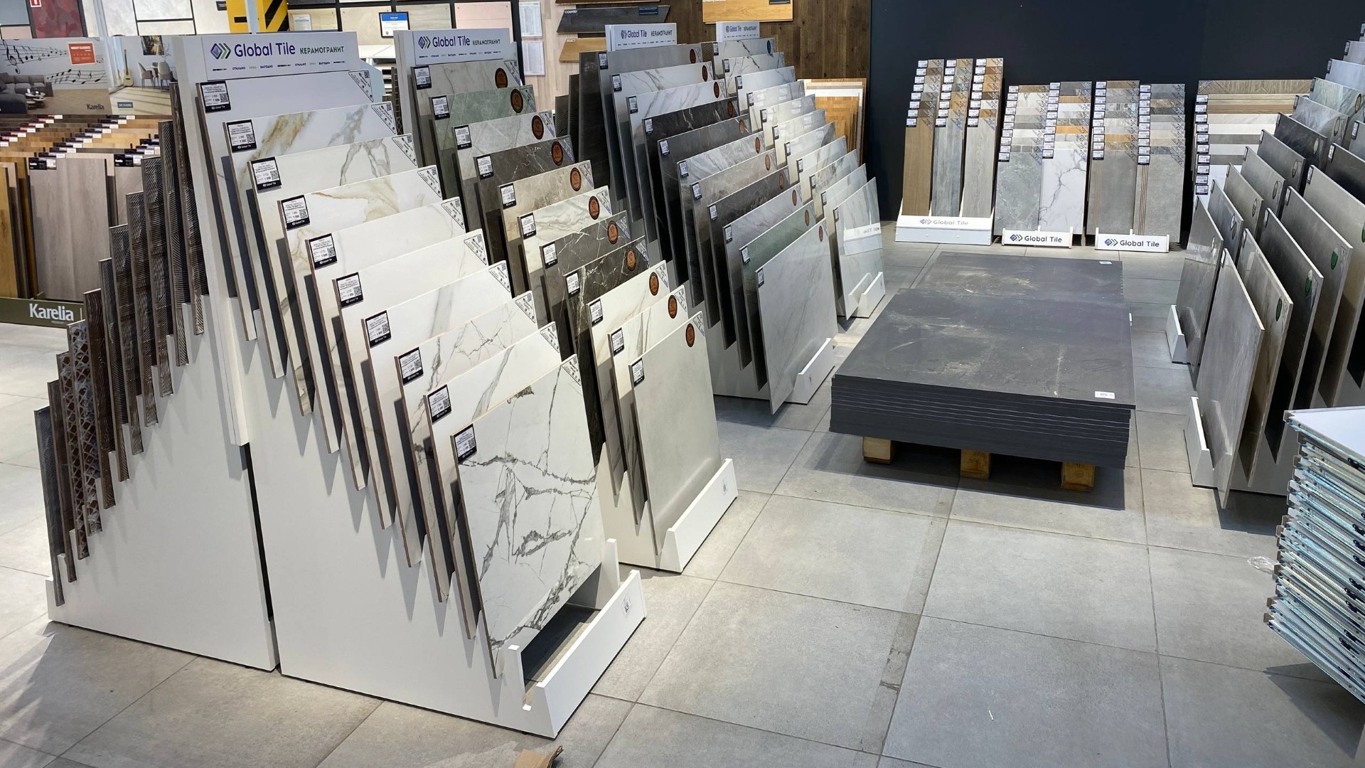 Бренд-зона Global Tile в магазине «Обойкин» на Заневском, кадр 2